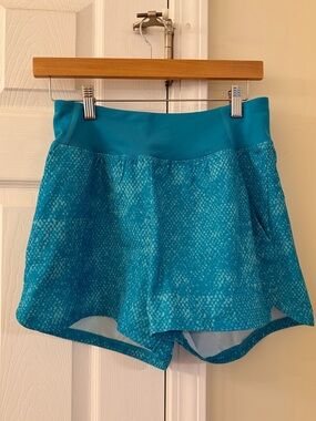 Under Armour Women’s Size S Teal Athletic Shorts